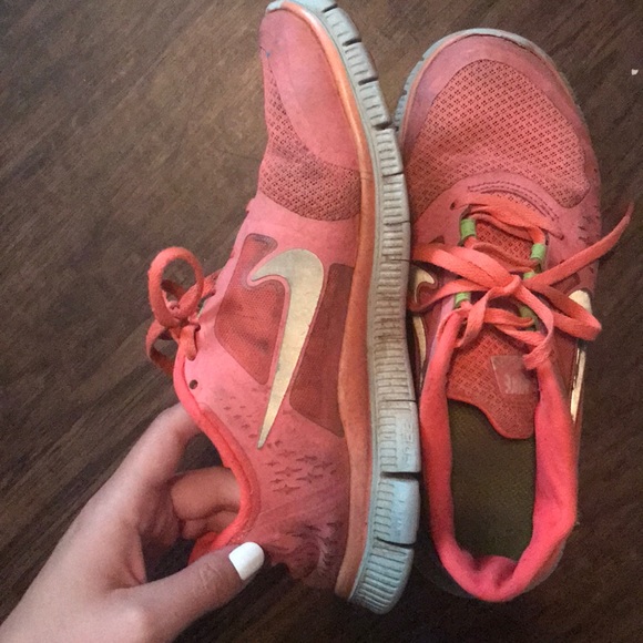 Coral Nike Running Shoe - Picture 4 of 5